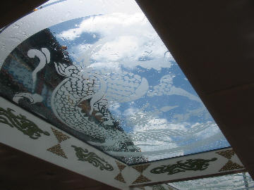 Jumbo_ferry_skylight