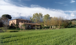 Tuscany_italy_villa_view_lrg_mariamilani