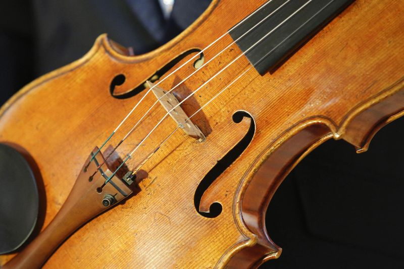 Macdonald strad viola
