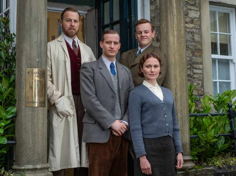 All-Creatures-Great-and-Small-2020-ae9cd4c